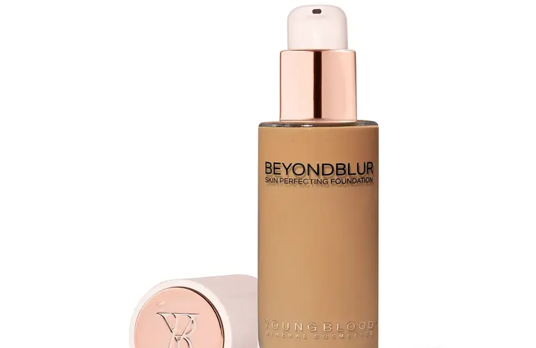 BEYONDBLUR™ SKIN PERFECTING FOUNDATION YOUNGBLOOD  -  Rich Tan (4) with golden olive undertones