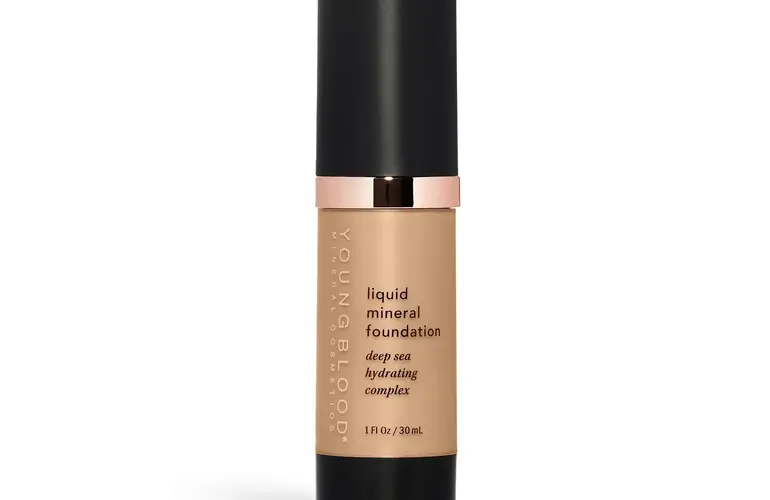 LIQUID MINERAL FOUNDATION YOUNGBLOOD  -  Capri (warme neutrale ondertoon)