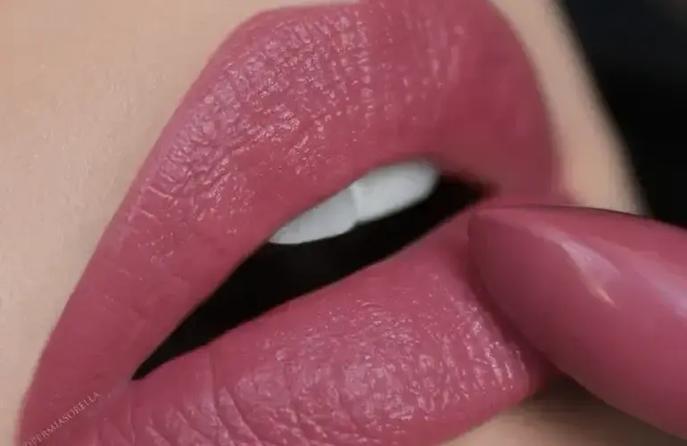 MINERAL CREME LIPSTICK YOUNGBLOOD     Cedar (Mauve Pink)