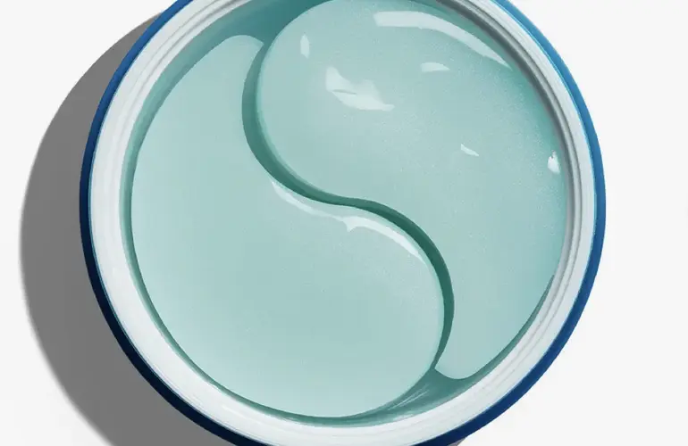 REJUVENATING EYE GEL PATCHES THAT DEPUFF