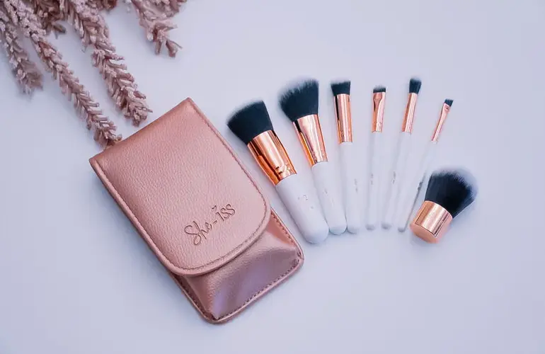 TRAVEL BRUSH SET