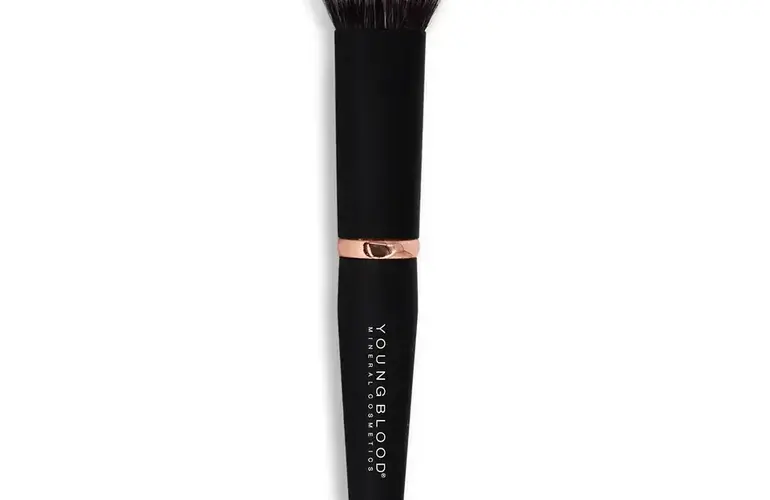 YB16 SKIN PERFECTING FOUNDATION LUXE BRUSH