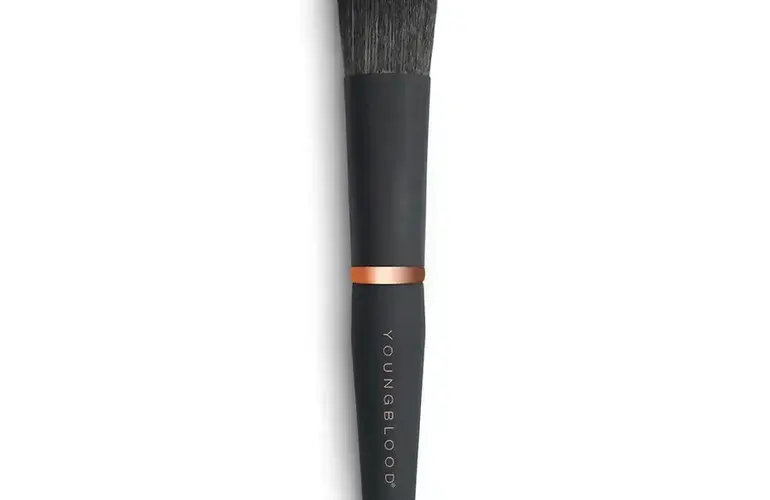 YB4 FOUNDATION BRUSH YOUNGBLOOD