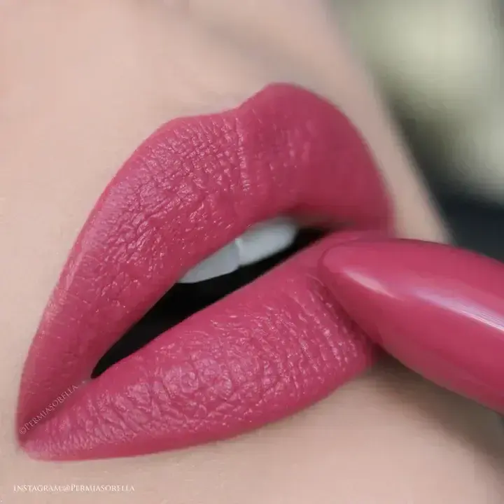 MINERAL CREME LIPSTICK YOUNGBLOOD     Envy (Deep Rosy Plum)