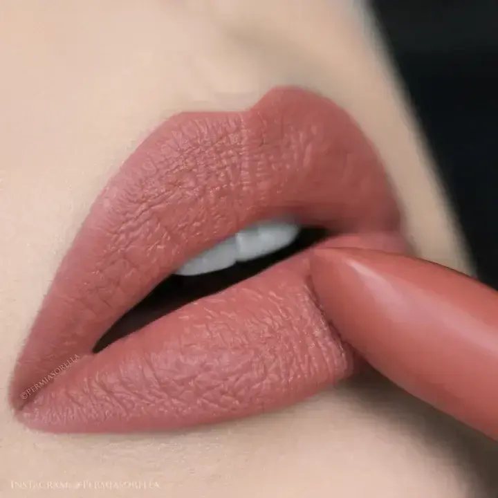 MINERAL CREME LIPSTICK YOUNGBLOOD     Secret (MAT!)