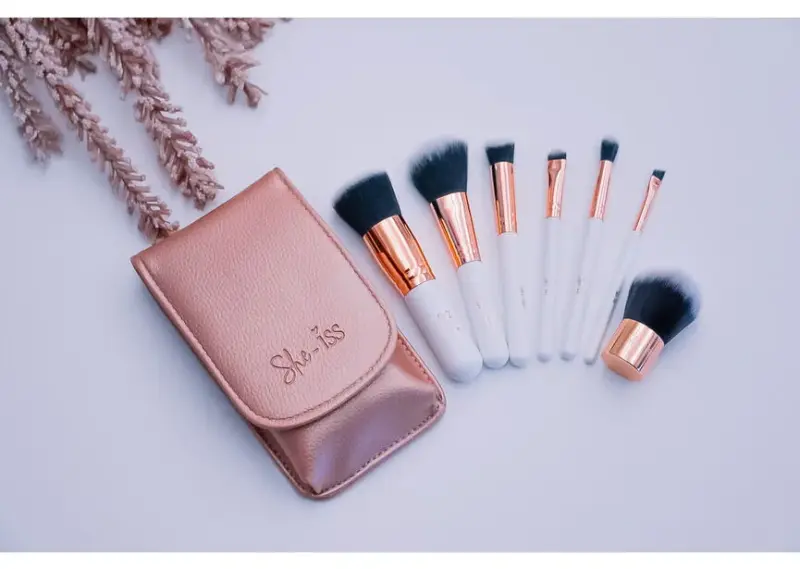 TRAVEL BRUSH SET